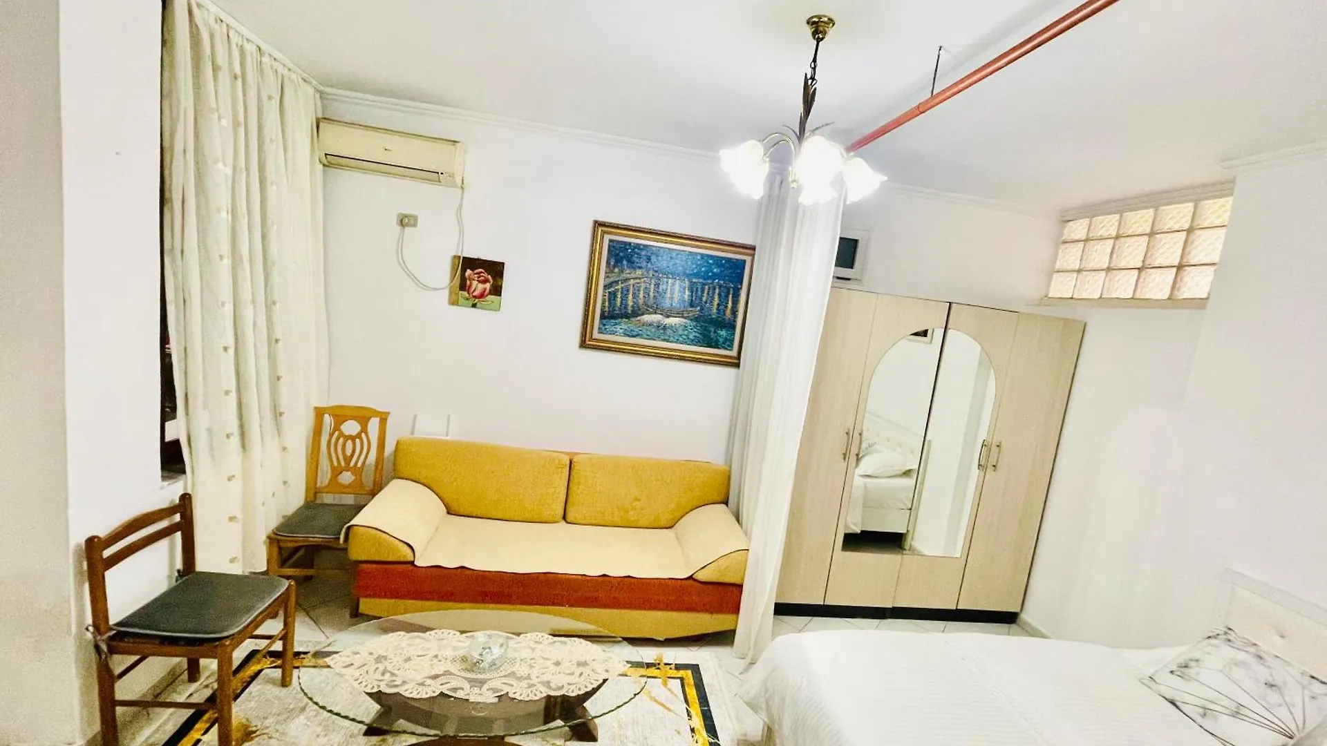 Center Apartament Tirana Apartamento